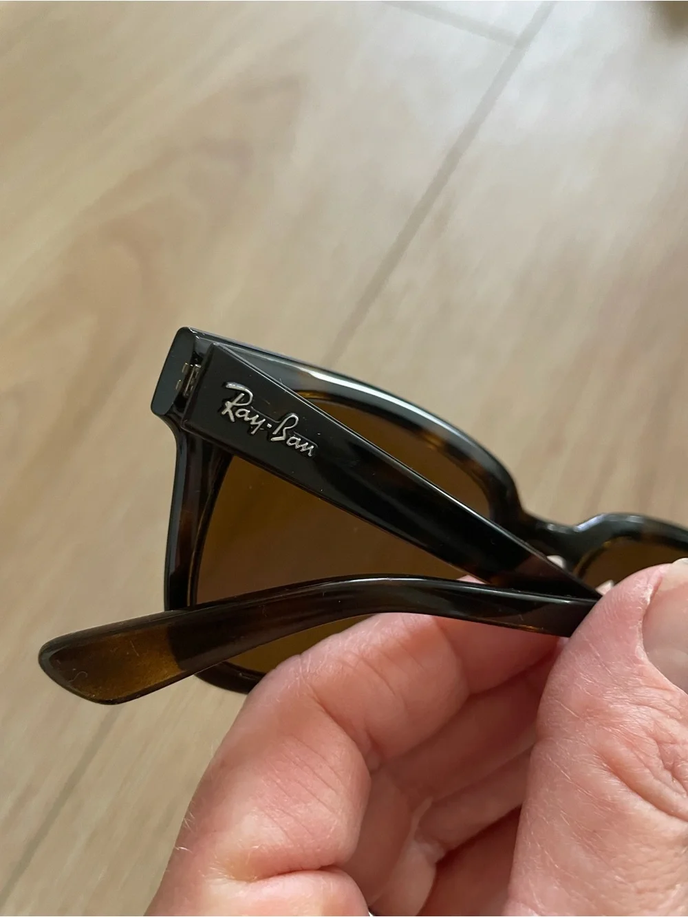 N/A ray ban